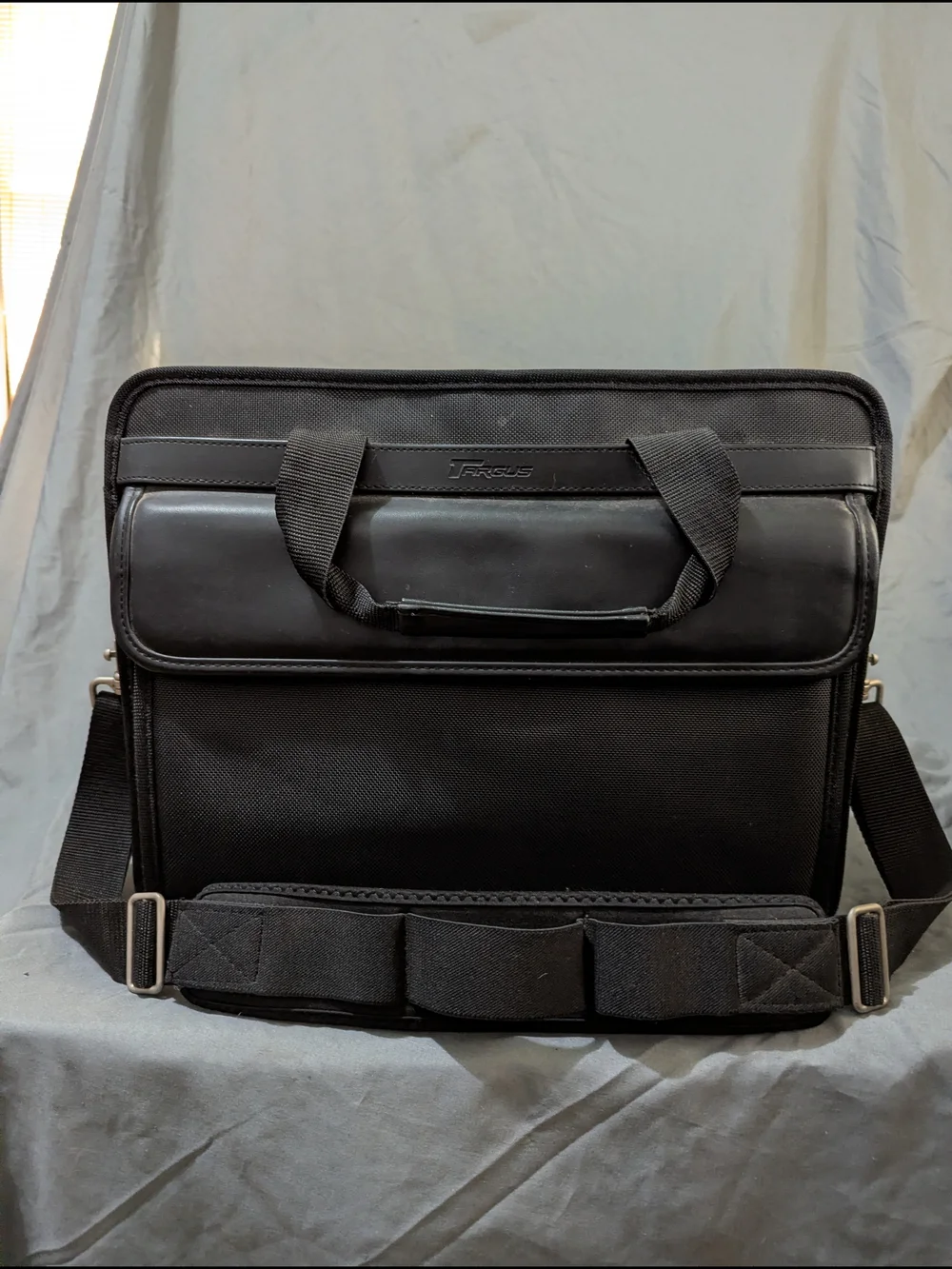 Targus Black Men's Heavy Duty Laptop Briefcase Bag